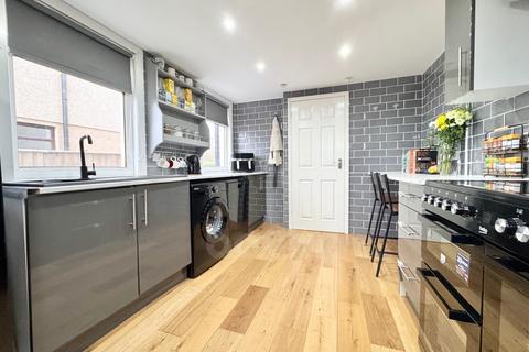 2 bedroom semi-detached house for sale, Hawthorn Crescent, Beith