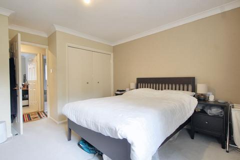 2 bedroom apartment to rent, King George Close, Cheltenham GL53