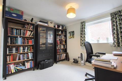 2 bedroom apartment to rent, King George Close, Cheltenham GL53