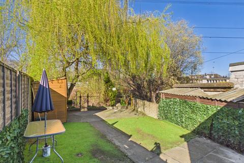 2 bedroom terraced house for sale, London Road, Staines-upon-Thames, Surrey, TW18
