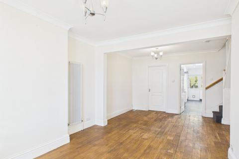 London Road, Staines-upon-Thames, Surrey, TW18