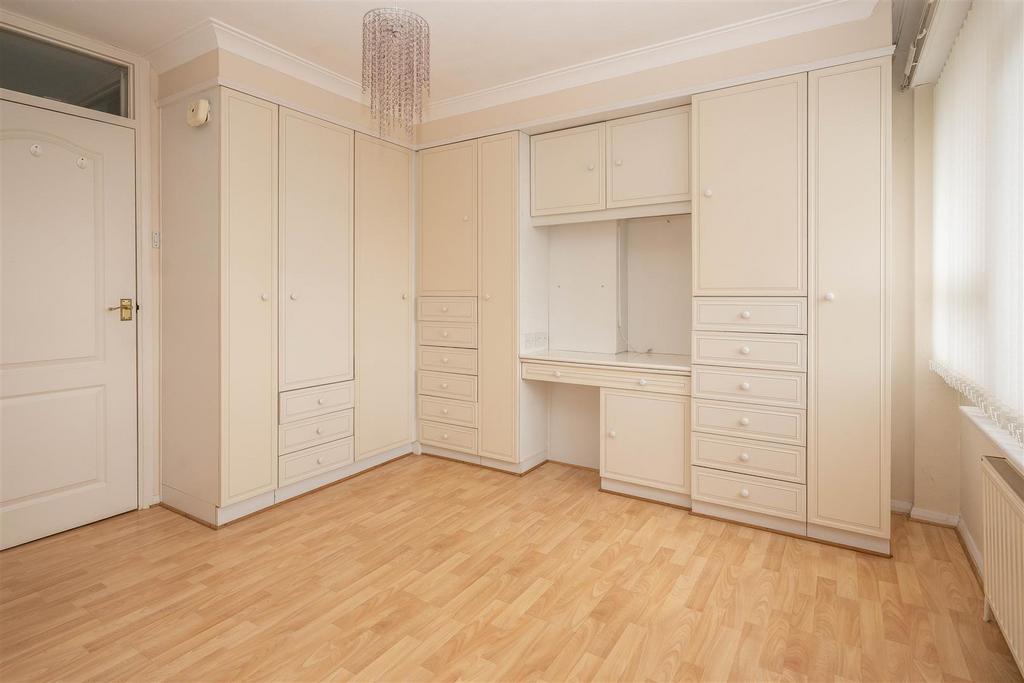Walk-in wardrobe