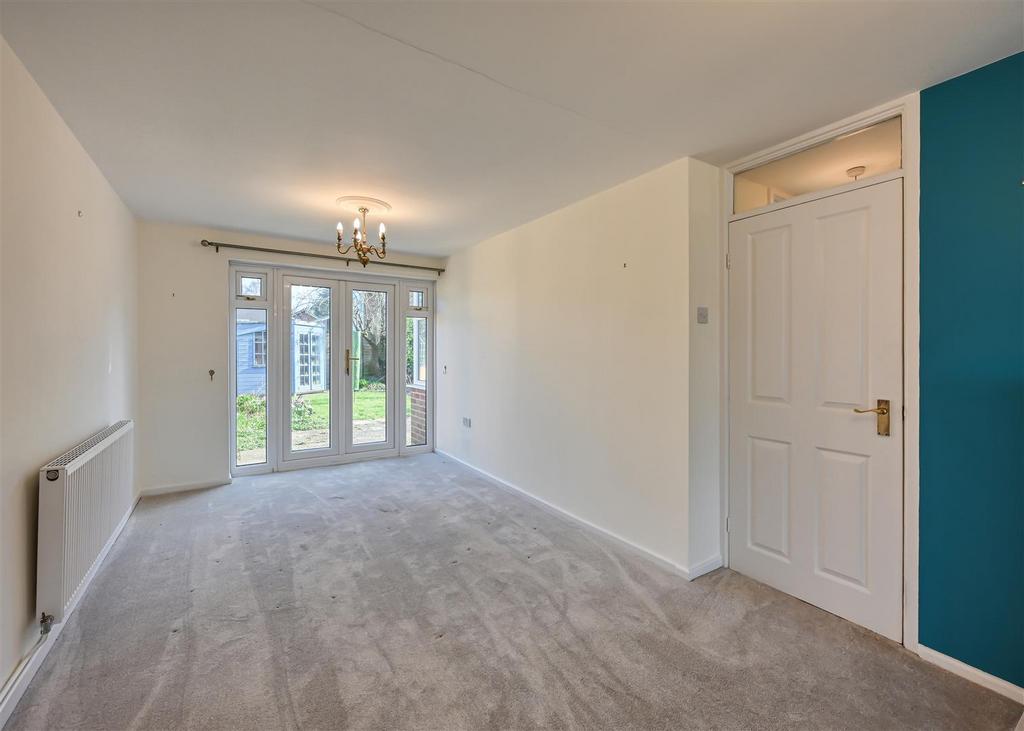 12 Hazel Gardens-6.jpg