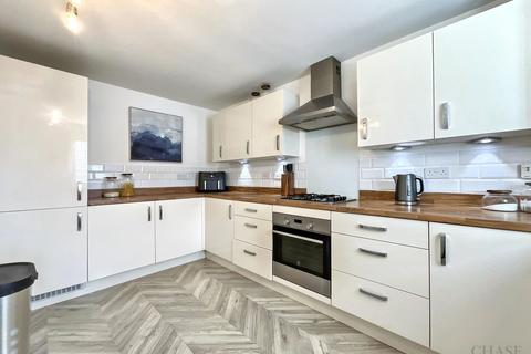 4 bedroom semi-detached house for sale, Turnberry Drive, Hebburn, NE31