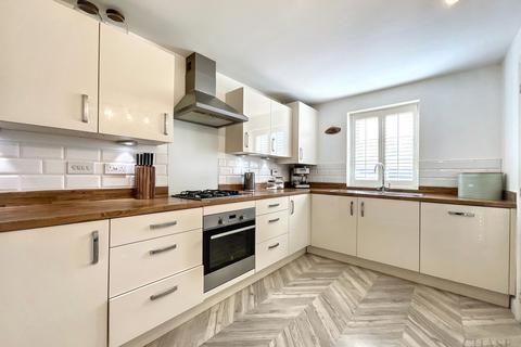 4 bedroom semi-detached house for sale, Turnberry Drive, Hebburn, NE31
