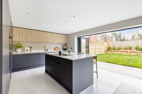 4 bedroom house for sale, The Furlongs, Epsom Lane North, Tadworth, KT20