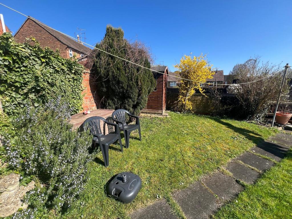 Rear Garden (shared path)