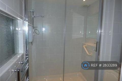 3 bedroom maisonette to rent, Melville Court, Chatham, ME4