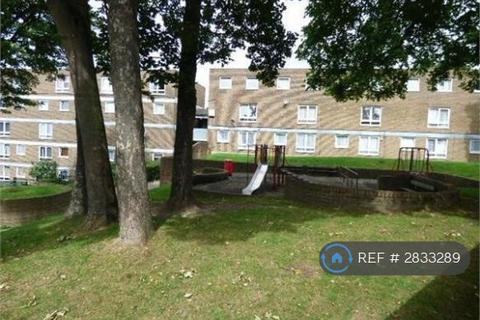 3 bedroom maisonette to rent, Melville Court, Chatham, ME4