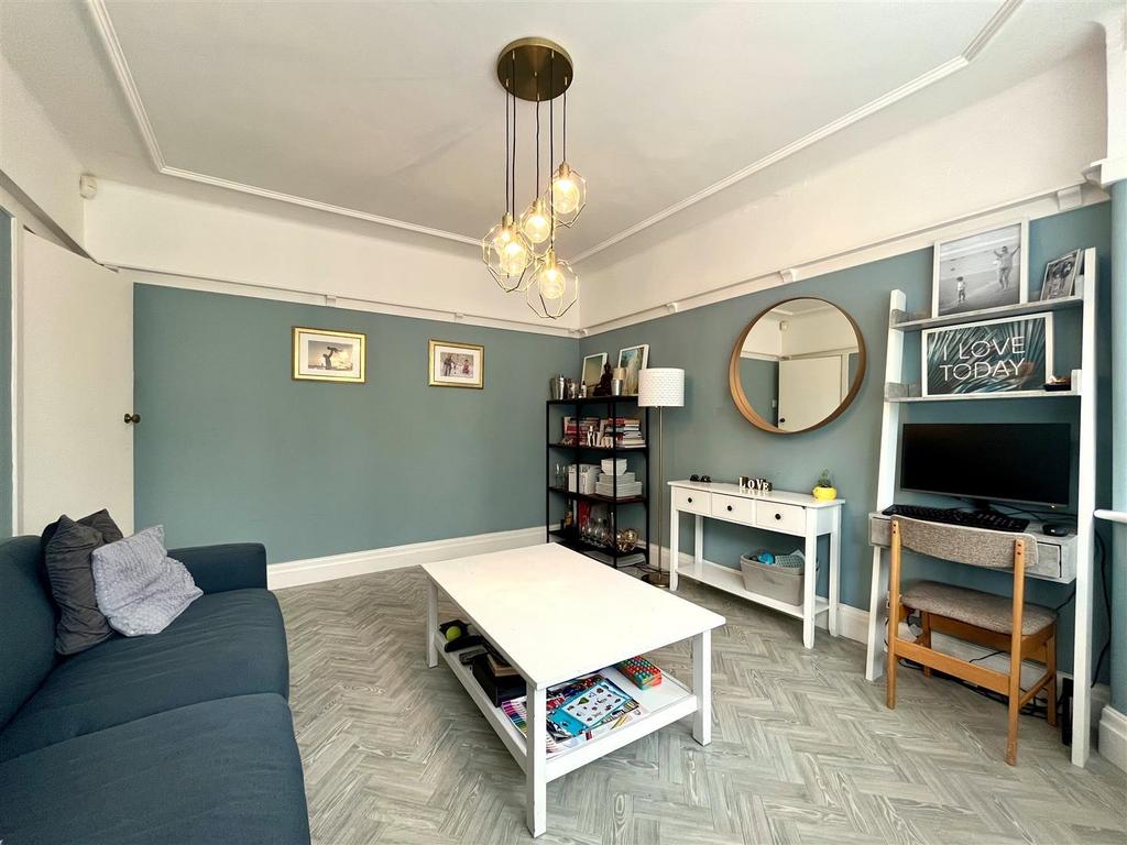 Lounge 2