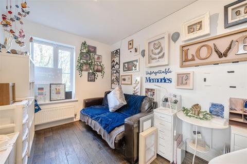 4 bedroom terraced house for sale, Shoveller Drive, Telford TF1