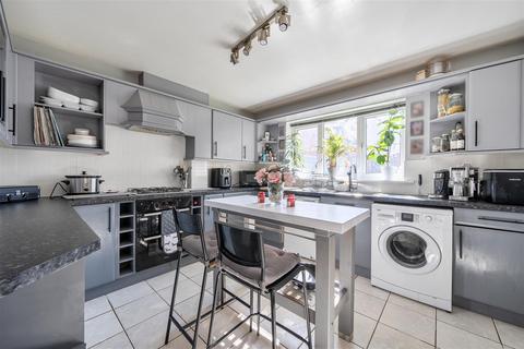 4 bedroom terraced house for sale, Shoveller Drive, Telford TF1
