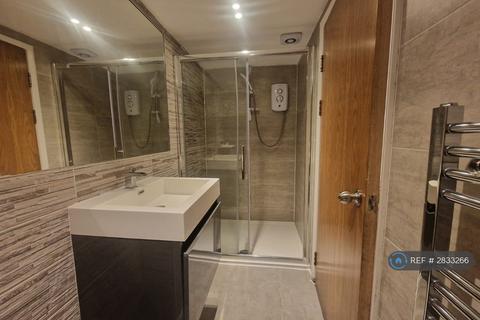 1 bedroom flat to rent, Lavender Hill, London, SW11