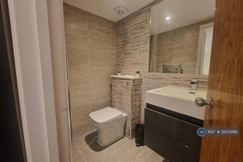 1 bedroom flat to rent, Lavender Hill, London, SW11