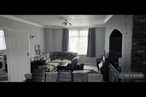 3 bedroom end of terrace house to rent, Longbridge Road, Dagenham, RM8