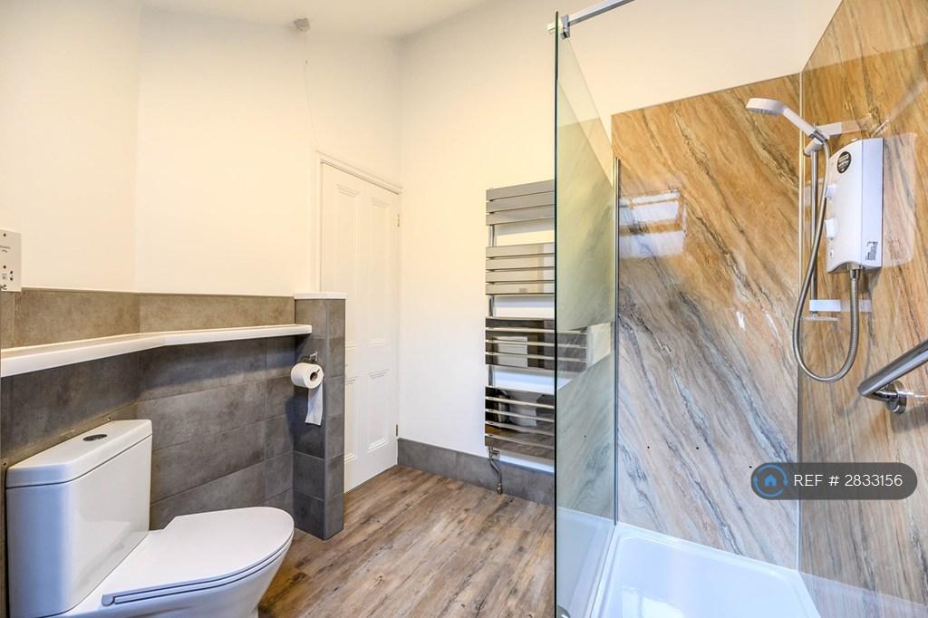 Upstairs Family Bathroom