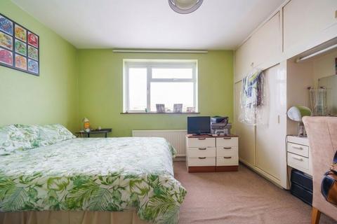 3 bedroom semi-detached house for sale, Queens Walk, Ruislip, HA4