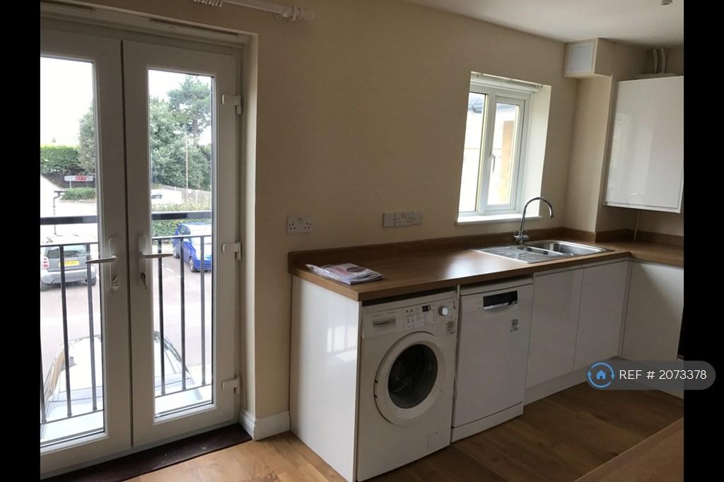 Light Bright Kitchen With Breakfast Bar