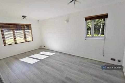 1 bedroom flat to rent, Medesenge Way, London, N13