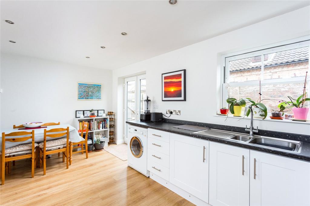 Kitchen/Dining Area