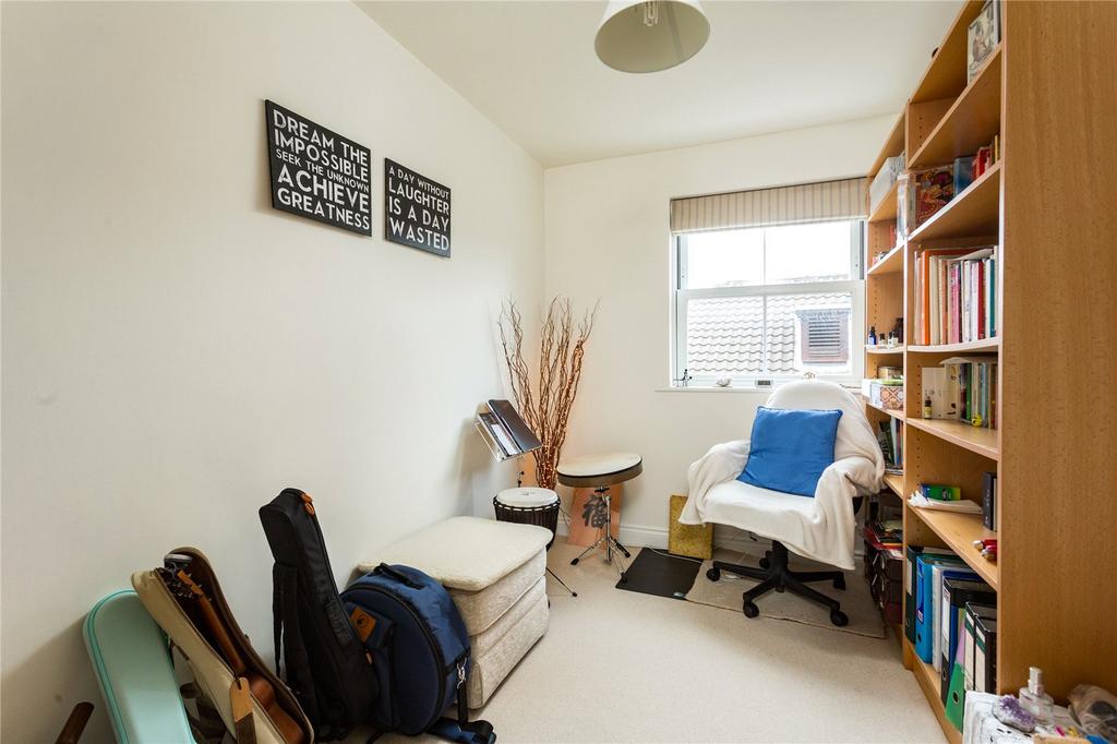 Bedroom/Study