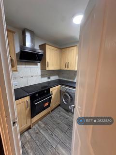 undefined, Athol Square, London, E14