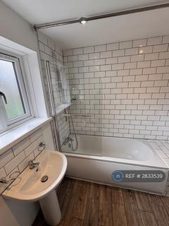 undefined, Athol Square, London, E14
