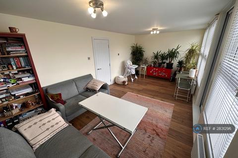 2 bedroom flat to rent, Tanners End Lane, London, N18