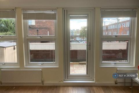 2 bedroom flat to rent, Tanners End Lane, London, N18