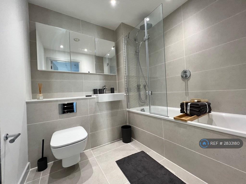 903 Bathroom