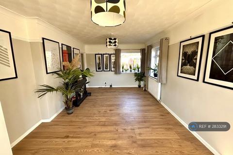 3 bedroom bungalow to rent, Thirlmere Close, Alderley Edge, SK9