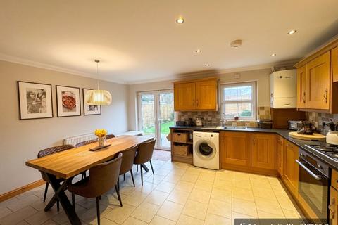 undefined, Llygad-y-Ffynnon, Llanelli SA15