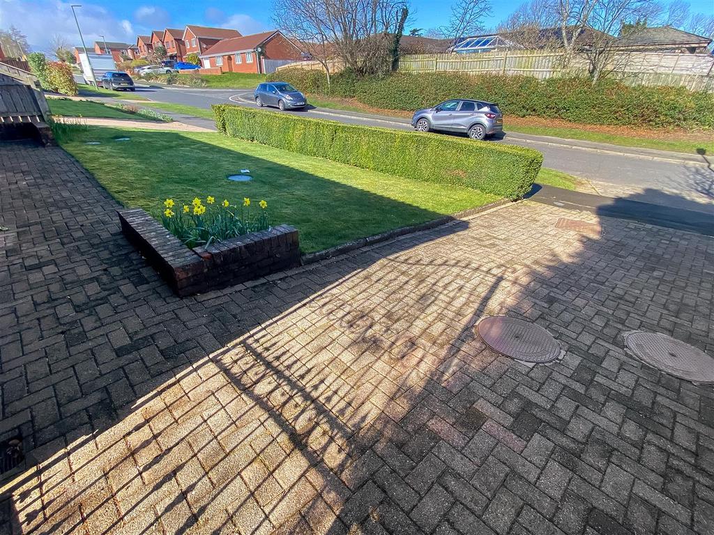 Front Garden.jpg