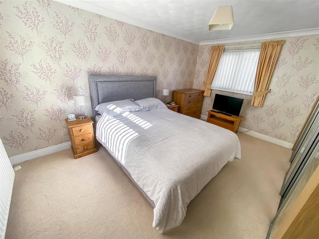 Bedroom One (1).jpg