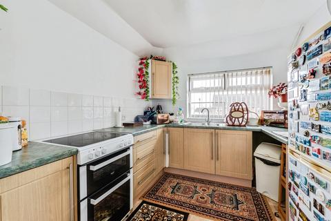 2 bedroom maisonette for sale, Moredon Park, Swindon