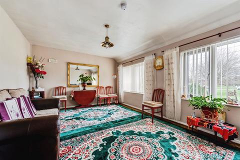 2 bedroom maisonette for sale, Moredon Park, Swindon