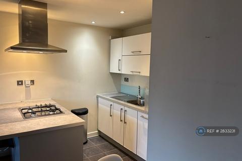 1 bedroom flat to rent, Queen Mary Avenue, London, E18