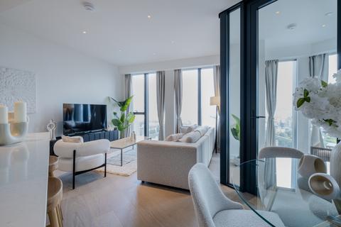 2 bedroom flat to rent, Nine Elms Lane London SW8