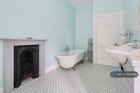 undefined, South St, Barnstaple, EX32