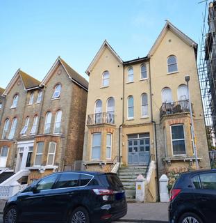 3 bedroom flat to rent, Samuel Court, Athelstan Road, Margate, CT9 2BA