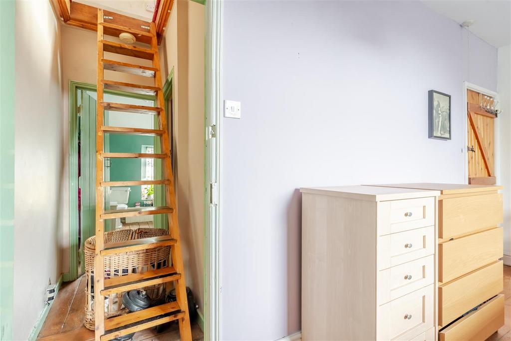 5 The Cottages, Station Road Wrington BS40 5 LH -33