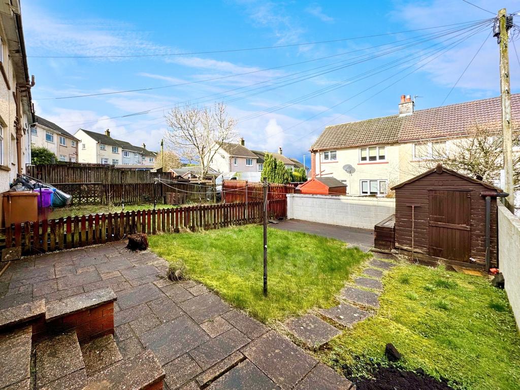 Oakwood Drive, Beith rear garden