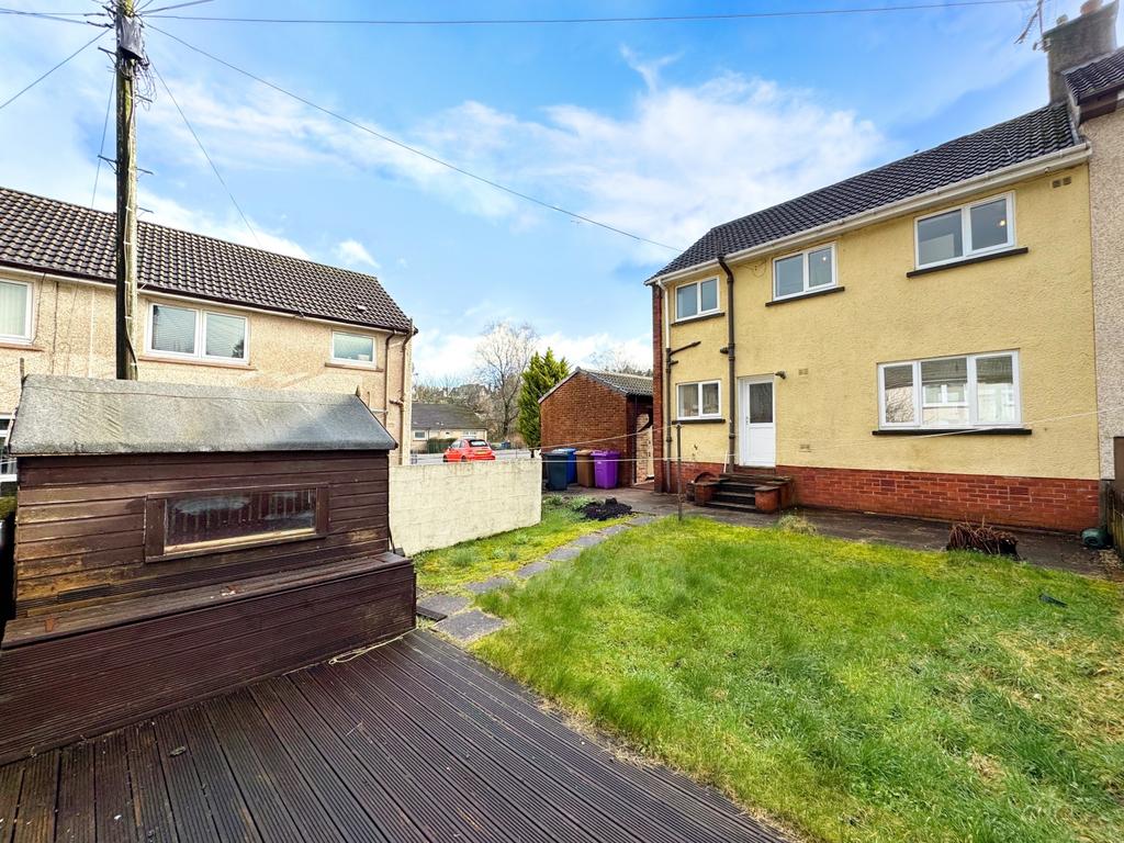 Oakwood Drive, Beith rear garden photo