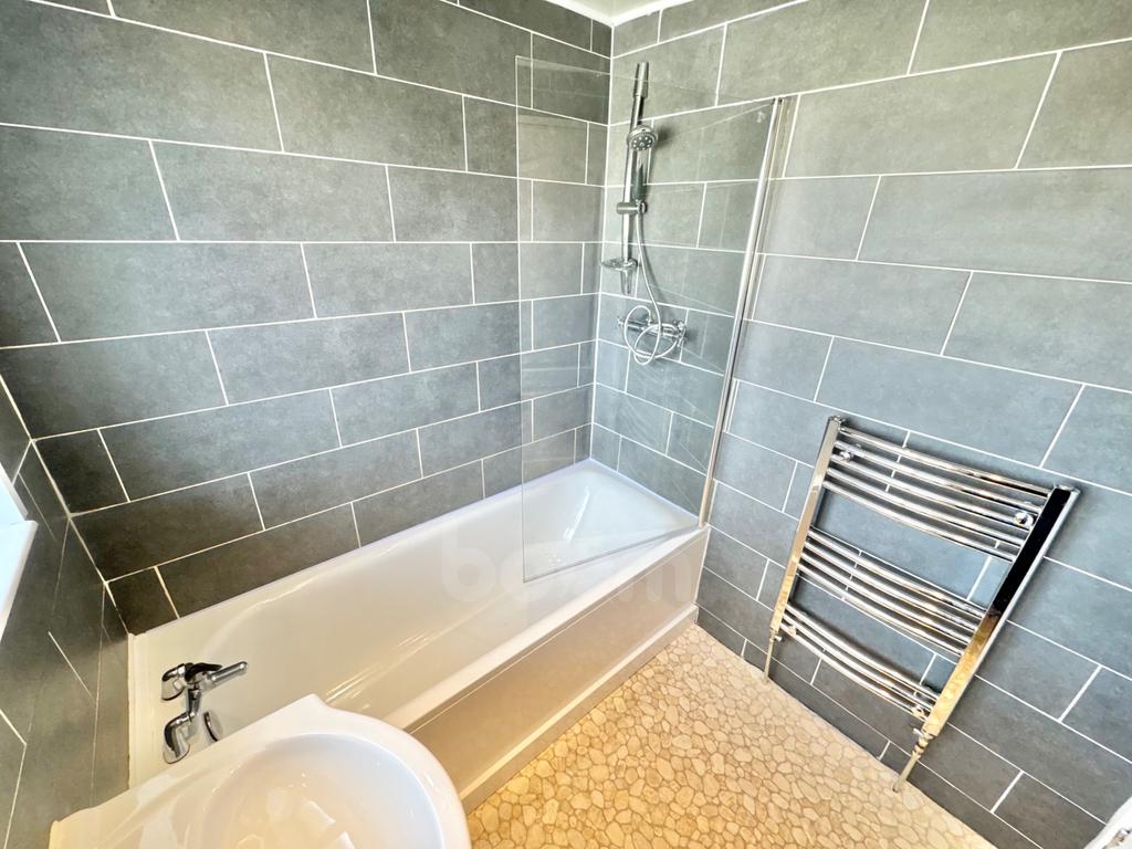 Oakwood Drive, Beith bathroom photo