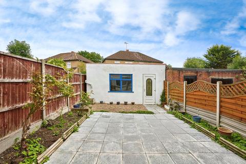 undefined, Chigwell Road, IG8