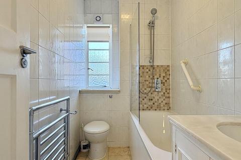 2 bedroom flat to rent, Pembroke Road, London W8