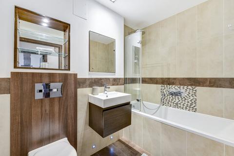 1 bedroom flat to rent, Bridges Court Road, London, SW11