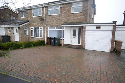 3 bedroom semi-detached house to rent, Melness Road, Hazlerigg, Newcastle upon Tyne