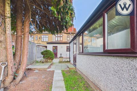 4 bedroom semi-detached house for sale, Woodlands Gardens ,walthamstow ,walthamstow ,E17 3PS