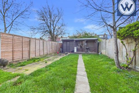 4 bedroom semi-detached house for sale, Woodlands Gardens ,walthamstow ,walthamstow ,E17 3PS